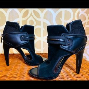 Open toe black ankle boots! Circus by Edelman 8